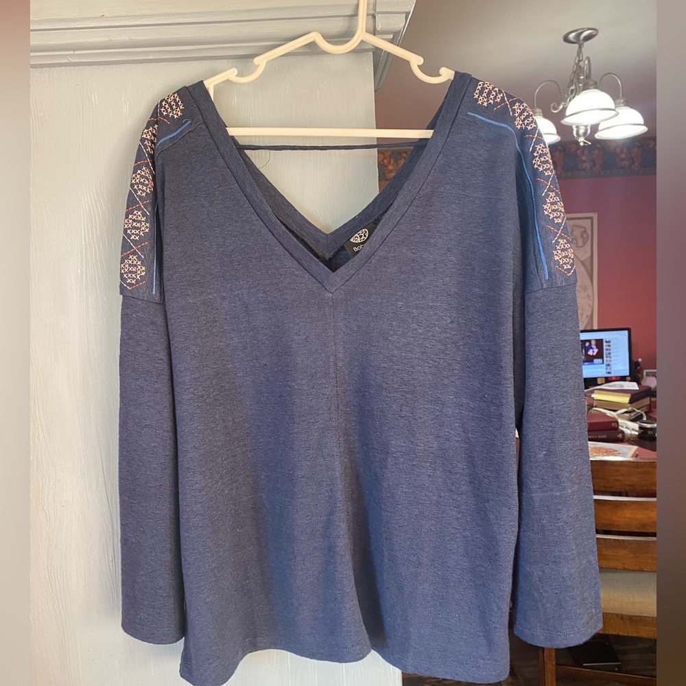 3/12 Bobeau women’s navy knot 3/4 sleeve top V neck front and back size L